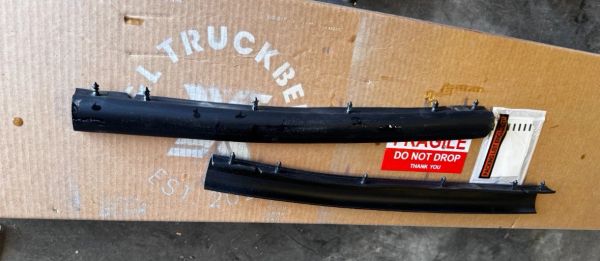 Ford Super Duty F-250 F-350 Bed-to-Cab Rubber Seal Strips | OEM Front Bed Weatherstrip Set