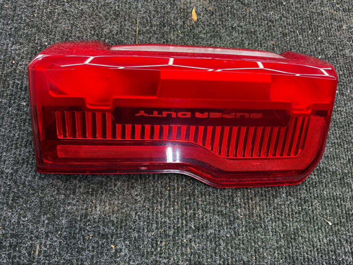 2023-2025 Ford F-250 F-350 Super Duty RH Passenger Side Tail Light OEM PC3B-13B504-AH