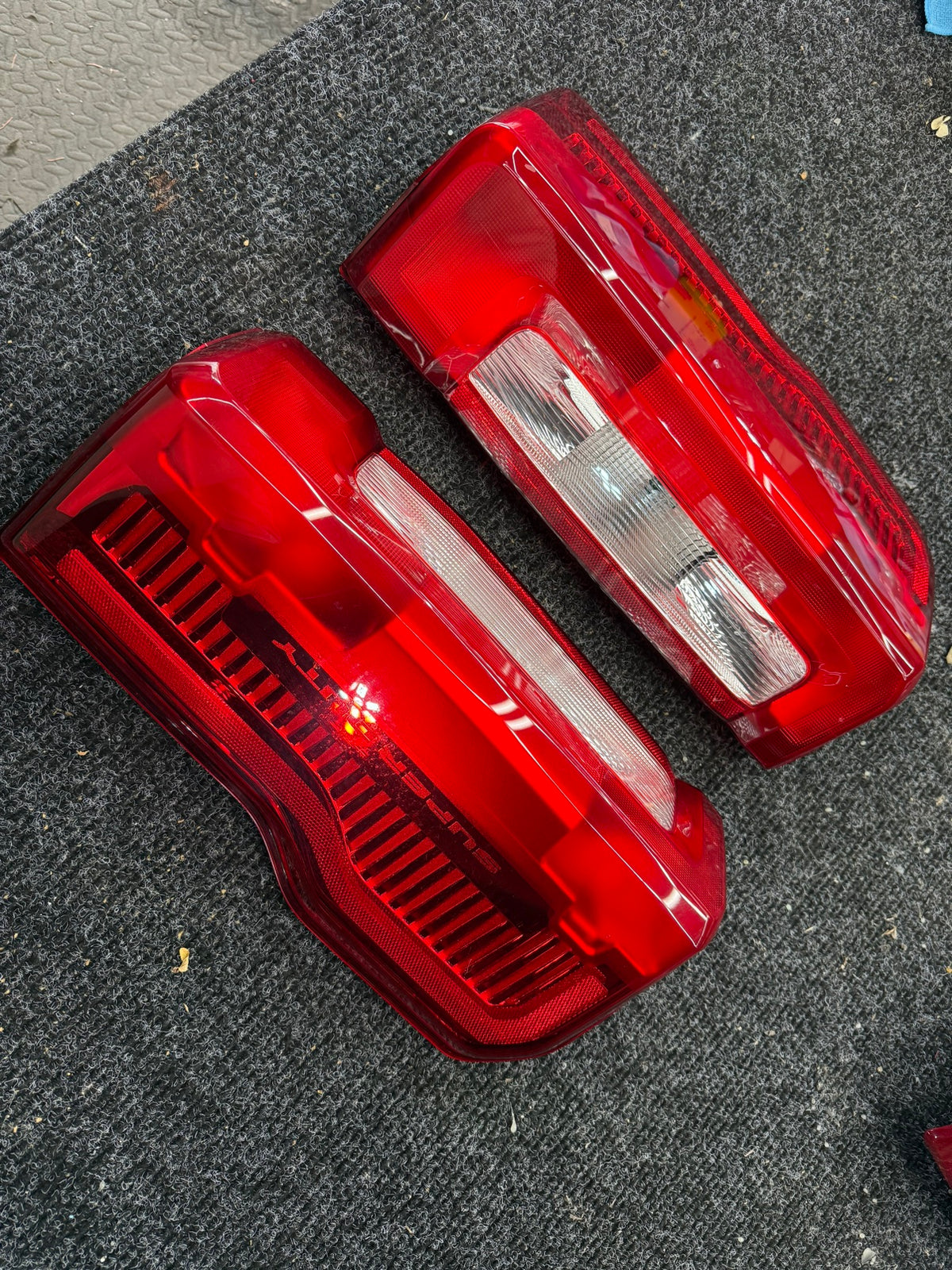 2023-2025 Ford F-250 F-350 Super Duty Tail Light Set LH+RH Pair OEM Low Series