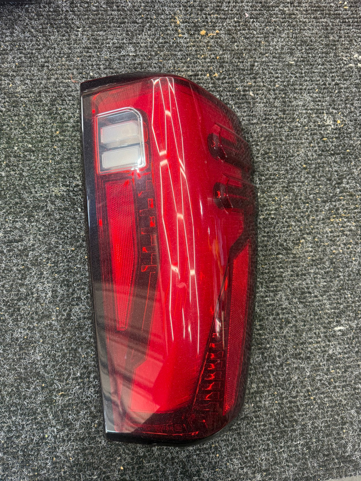 2020-2023 GMC Sierra 2500HD 3500HD Denali RH Passenger LED Tail Light OEM 85095718