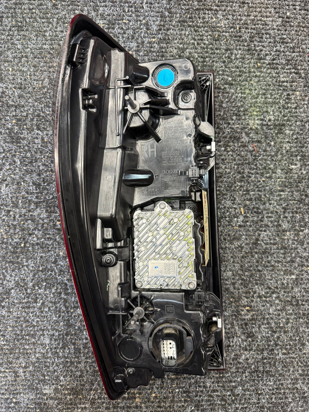 2024-2026 GMC Sierra 2500HD 3500HD Denali RH Passenger LED Tail Light OEM 86286826