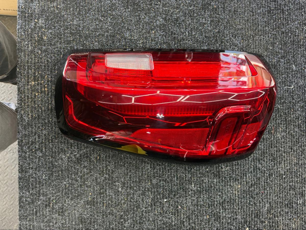 2020-2023 GMC Sierra 2500HD 3500HD RH Passenger LED Tail Light OEM 84760020