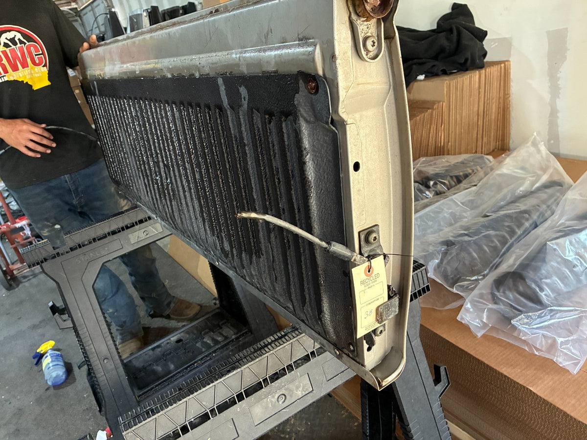 1994-2004 chevrolet S10 Pickup Tailgate pewter