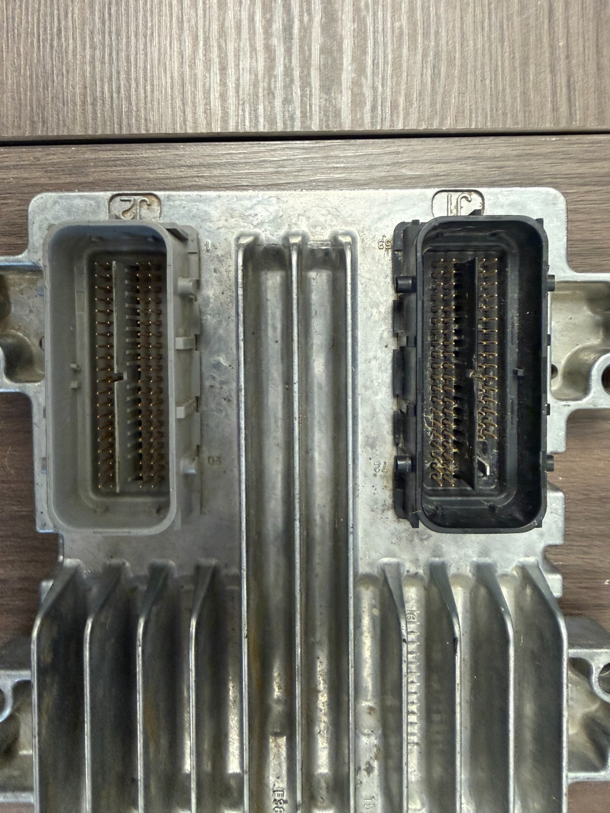 OEM Chevrolet GMC Engine Computer ECM ECU PCM 12614085 YPLA Delphi Module