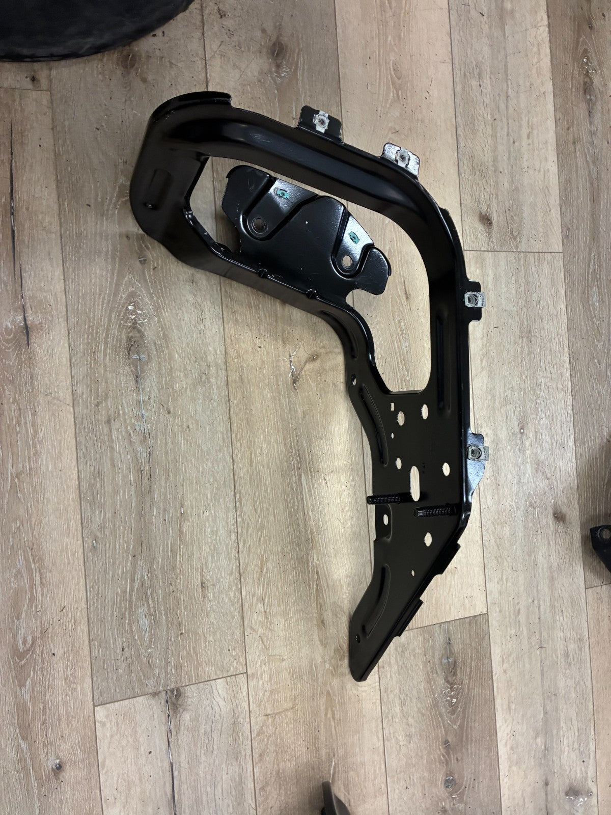 2020–2024 GM Rear Bumper Impact Bar Bracket RH | OEM 84988895 | Silverado Sierra