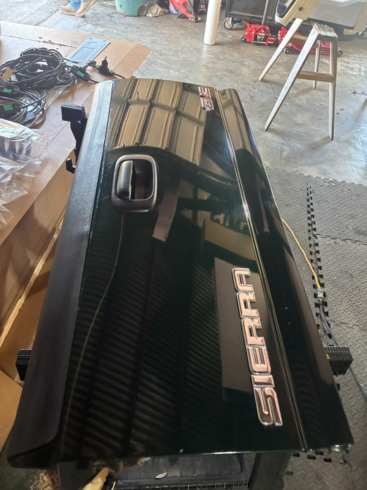 1999-2006 GMC Sierra 1500 Stepside Tailgate Green OEM Chevy Silverado Sportside