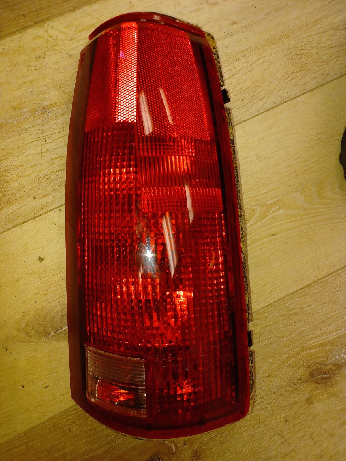 OEM 1992-1996 Ford F150 F250 F350 Right Passenger Side Tail Light Assembly AIP2R