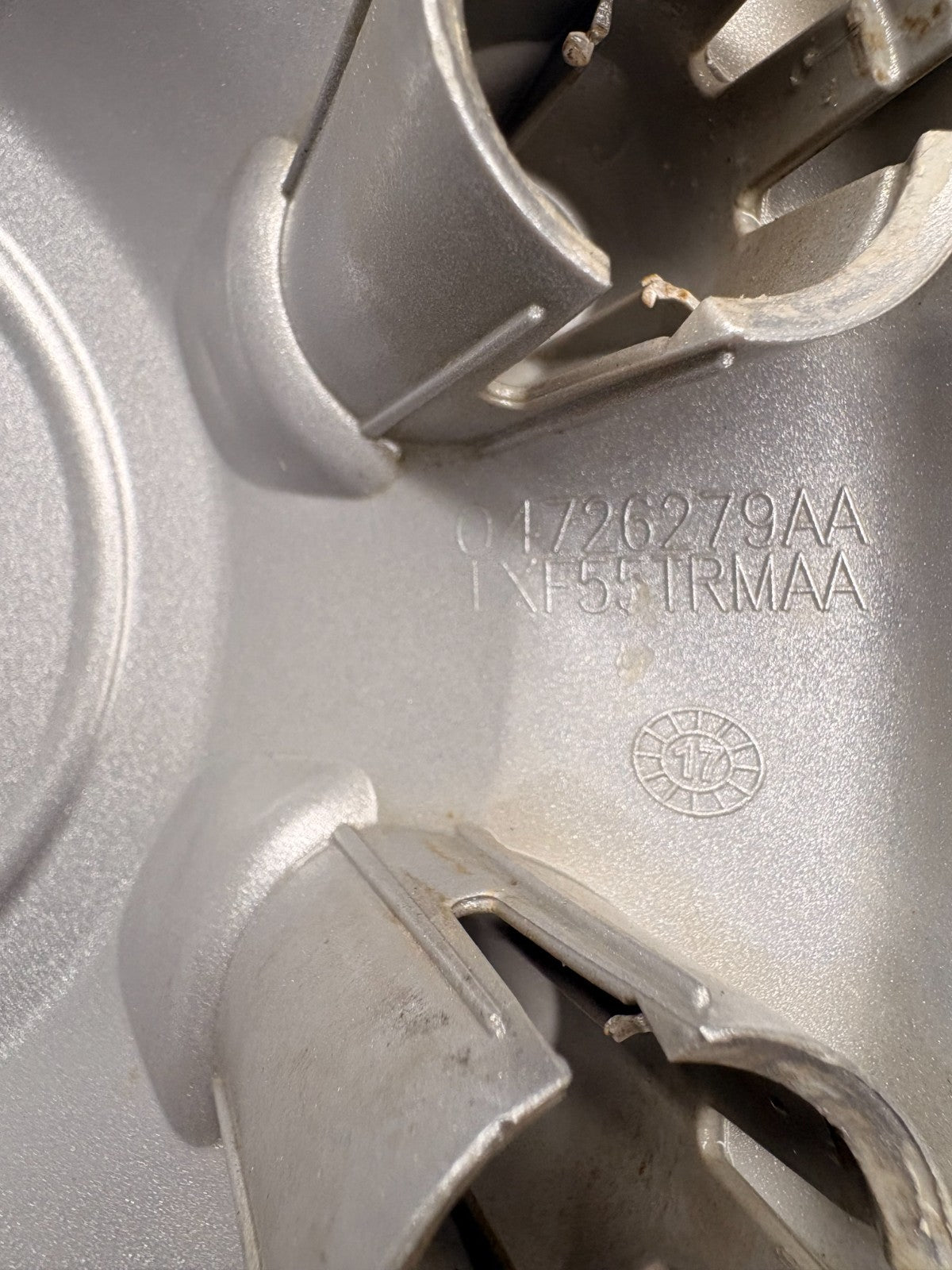 OEM Dodge RAM 0126279AA Wheel Center Cap Hub Cover Ram Head Silver Gray