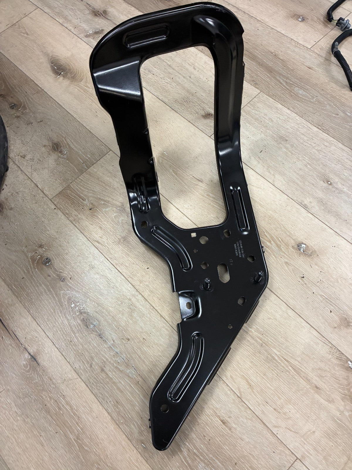 2020–2024 GM Rear Bumper Impact Bar Bracket RH | OEM 84988895 | Silverado Sierra