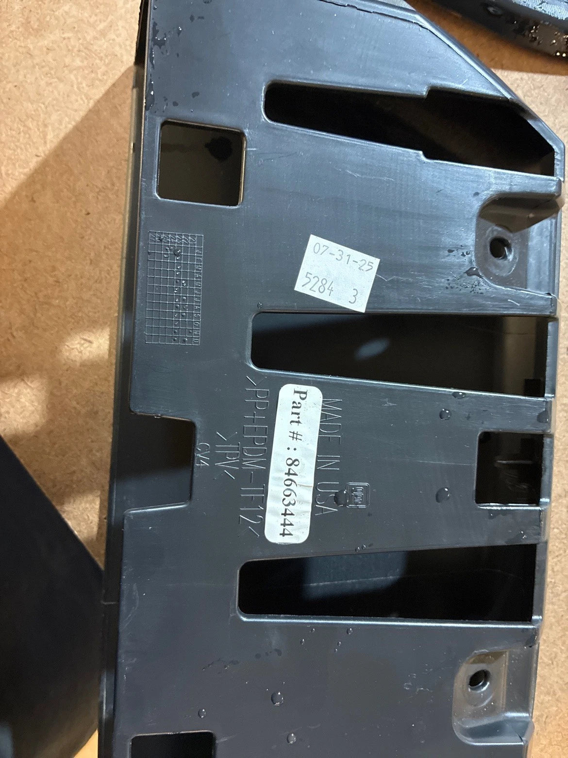 GM Bed Step Assembly RH Passenger OEM 84663444 2020-2024 Silverado Sierra 2500HD
