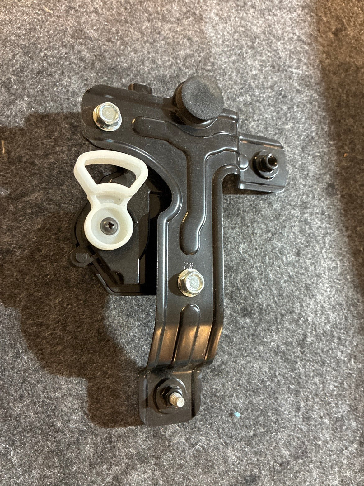 2017 Silverado Tailgate Center Handle Latch Bracket Actuator