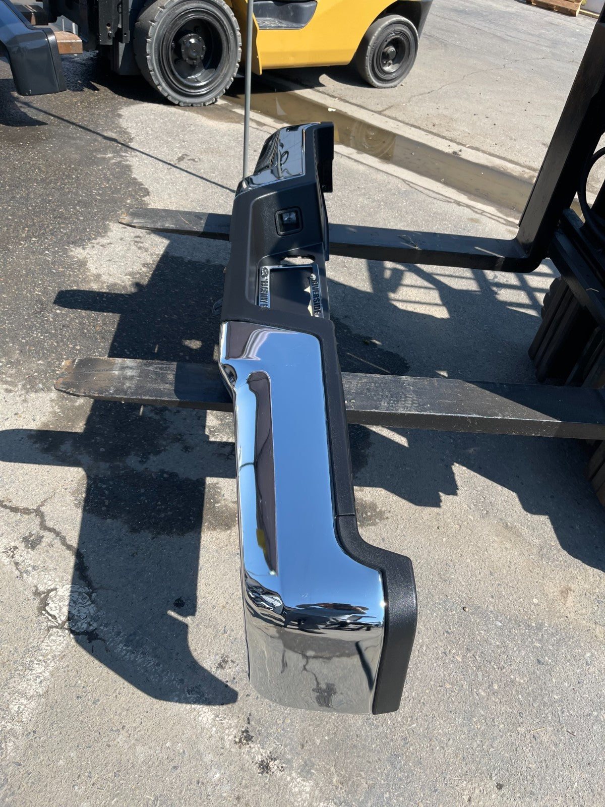 2017-2022 Ford F250 F350 Rear Bumper Chrome OEM w/ Step Pad No Sensor Holes SD