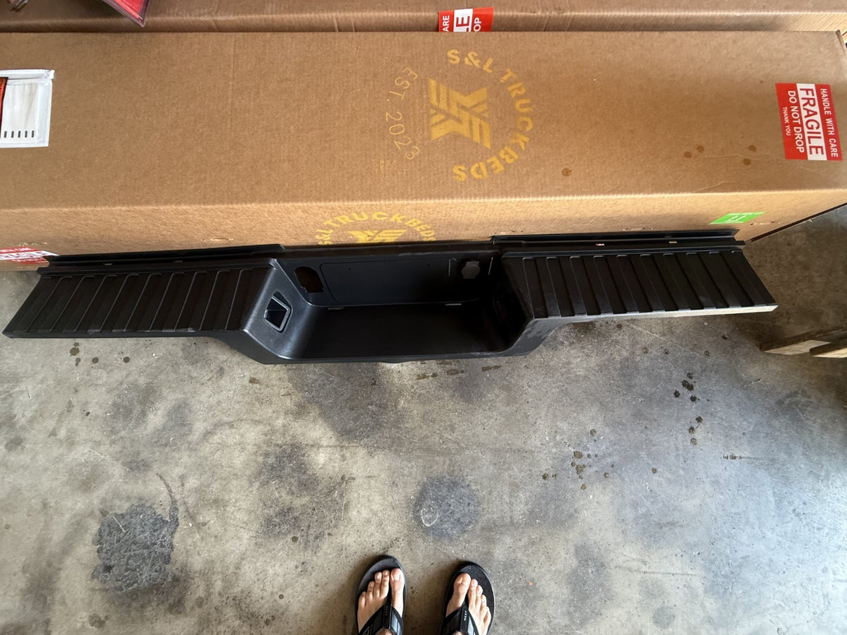 2023-2025 FORD F250 F350 SUPER DUTY OEM REAR BUMPER STEP PAD