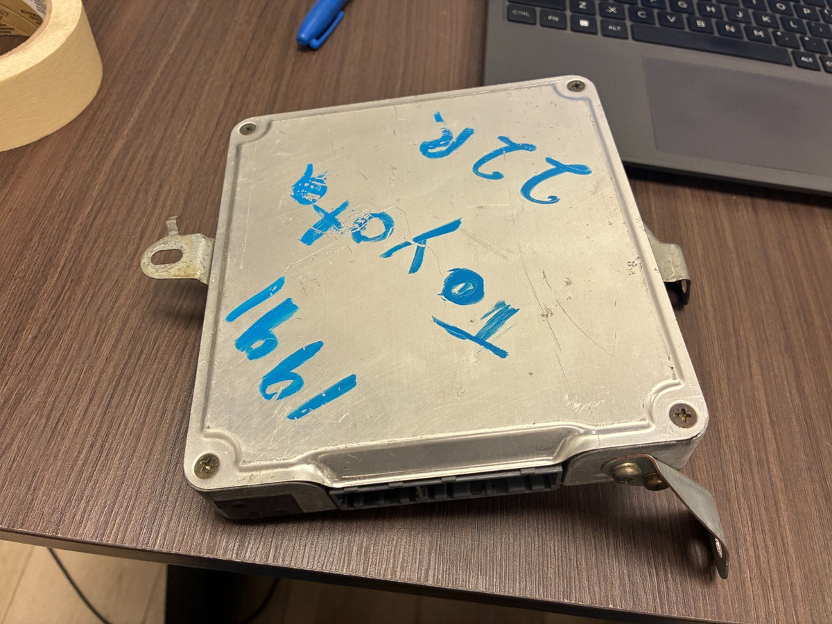 1991-1992 Toyota Pickup 22RE 2.4L ECM ECU PCM Engine Computer 89661-35620 OEM