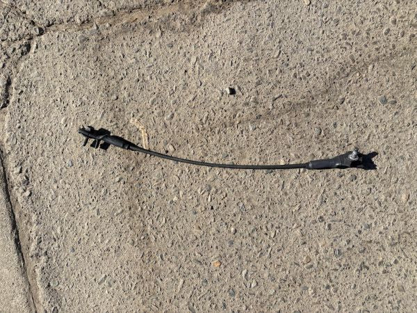 Chevy 2500 2020-2025 OEM Tailgate Support Cable Right 84699389