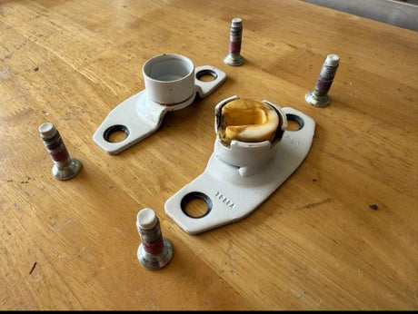 Ford Super Duty F-250 F-350 Tailgate Hinge Set | OEM 2023–2025 Left & Right Hinges