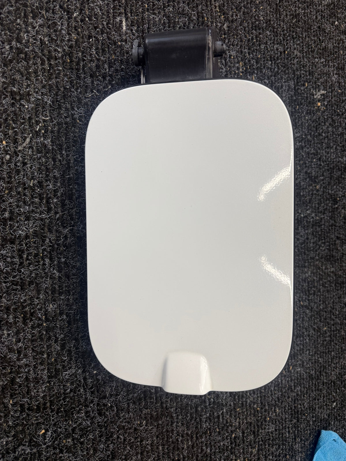 2017-2022 Ford F-250 F-350 Super Duty Fuel Door Star White Metallic Tri-Coat OEM AZ