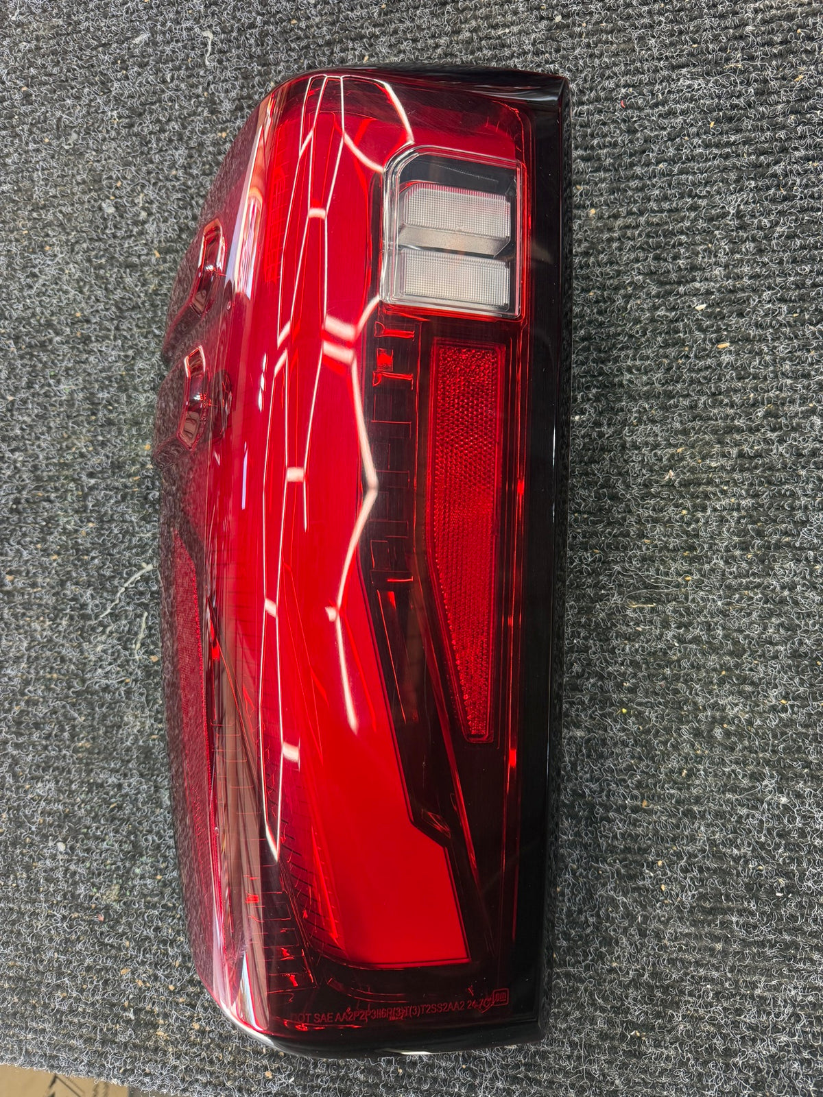 2024-2026 GMC Sierra 2500HD 3500HD Denali LH Driver LED Tail Light OEM 86286755
