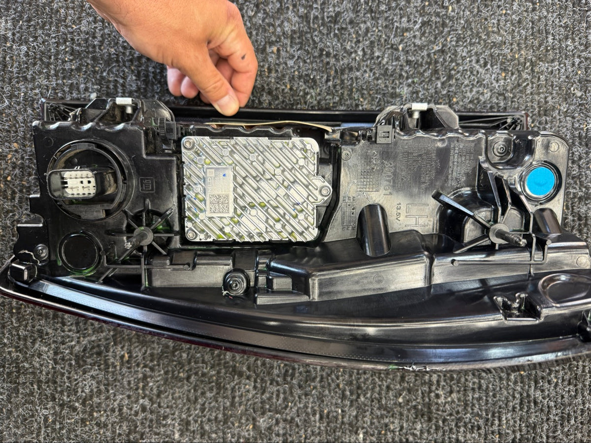 2024-2026 GMC Sierra 2500HD 3500HD Denali LH Driver LED Tail Light OEM 86286755