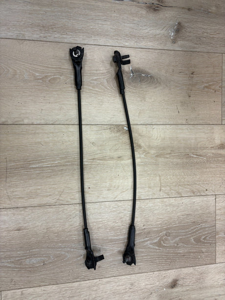 GM 2500 3500 Tailgate Support Cables Pair | OEM 2020–2025 Silverado Sierra