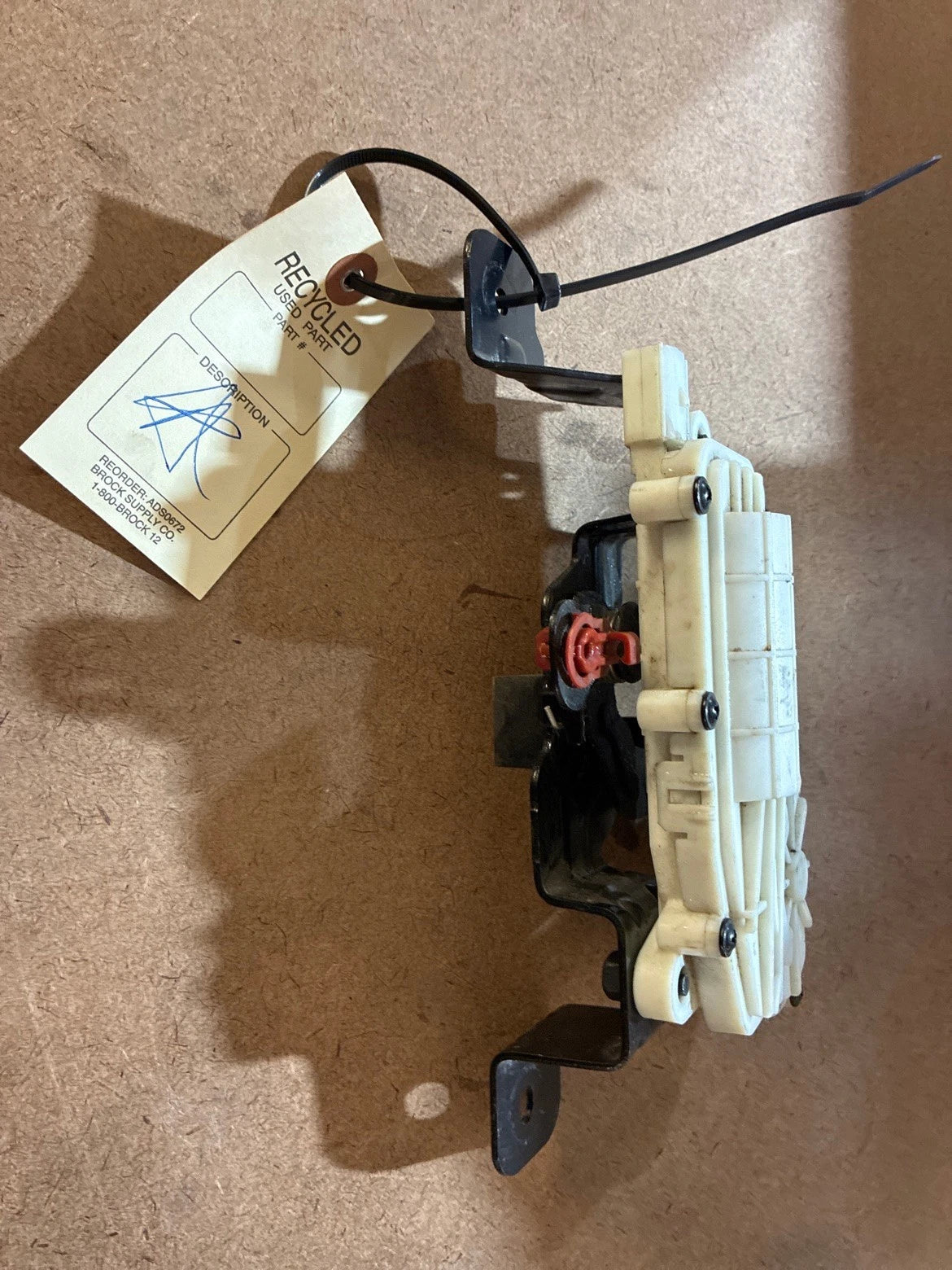 2019-2025 Chevy Silverado GMC Sierra Power Tailgate Lock Actuator OEM 84873070
