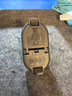2014-2026 Silverado Sierra Trailer Tow Socket 7-Way 4-Way Plug 84056018 OEM