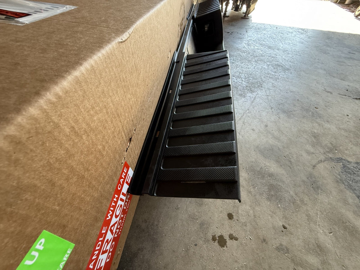 2023-2025 FORD F250 F350 SUPER DUTY OEM REAR BUMPER STEP PAD