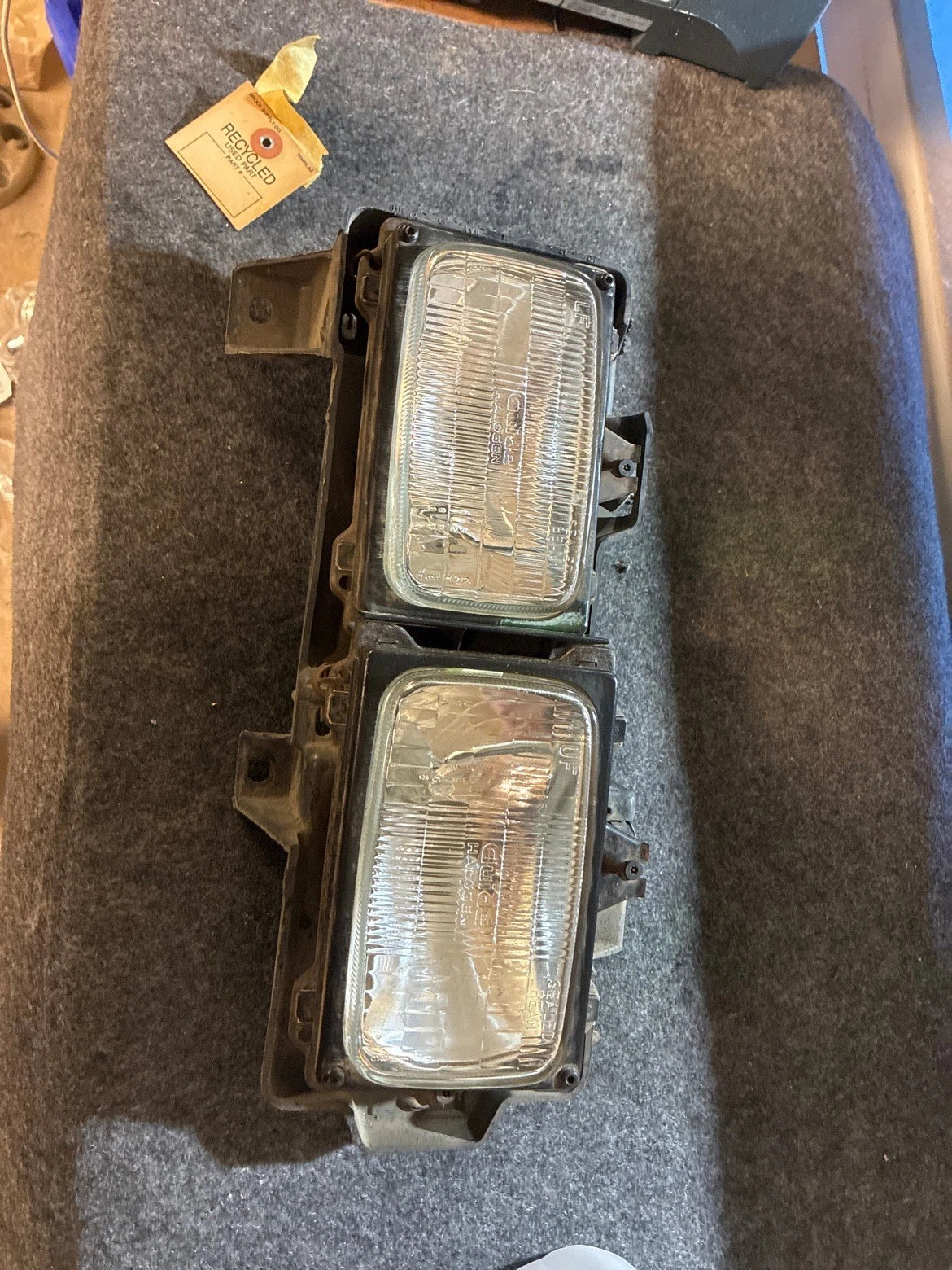 1988-1989 Chevy GMC C/K Quad Headlight Assembly RH GM 16506928 OEM Sealed Beam