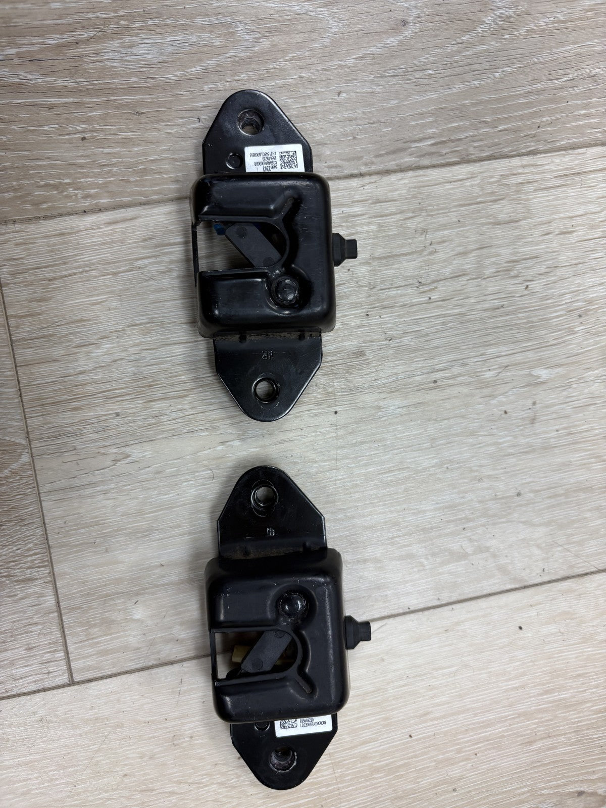 2020 - 2025 CHEVROLET SILVERADO 2500 LIFTGATE LATCH LOCK ACTUATOR OEM 84726062