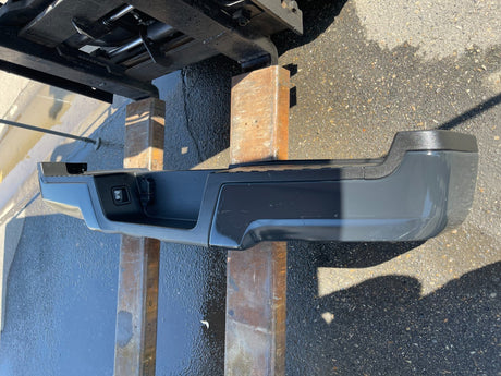 2017-2022 Ford F250 F350 Rear Bumper Black OEM w/ Step Pad No Sensor Holes SD