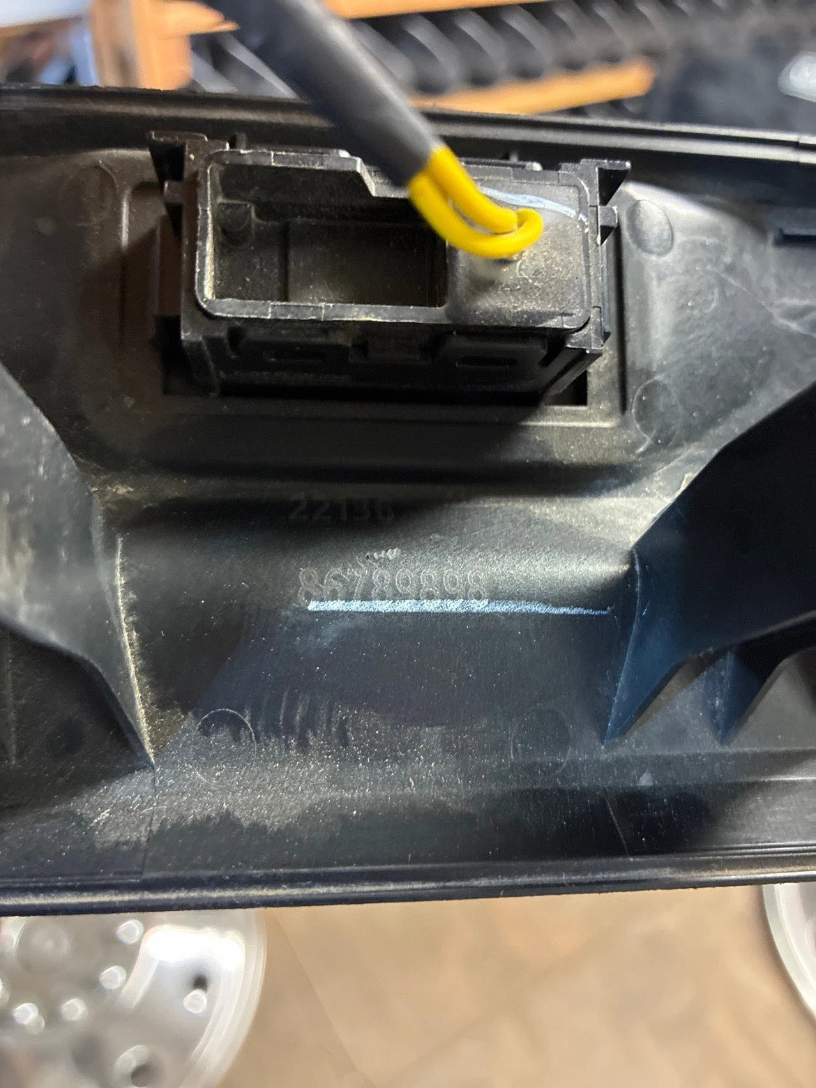 2019-2025 Chevy Silverado GMC Sierra Tailgate Handle Backup Camera OEM 86780908