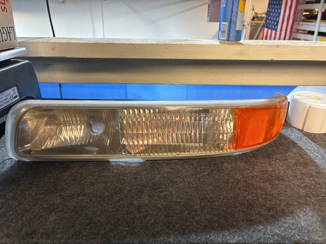 2003-2006 Silverado Avalanche DRL Turn Signal Lamp LH GM 16525191 116-01065L