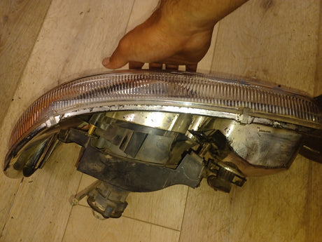 01 02 03 04 05 06 07 GMC Yukon Left Driver Side Headlight OEM 10010129