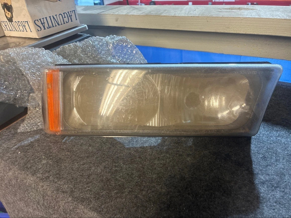 2003-2006 Silverado Avalanche DRL Turn Signal Lamp LH Driver GM 15199556 Guide
