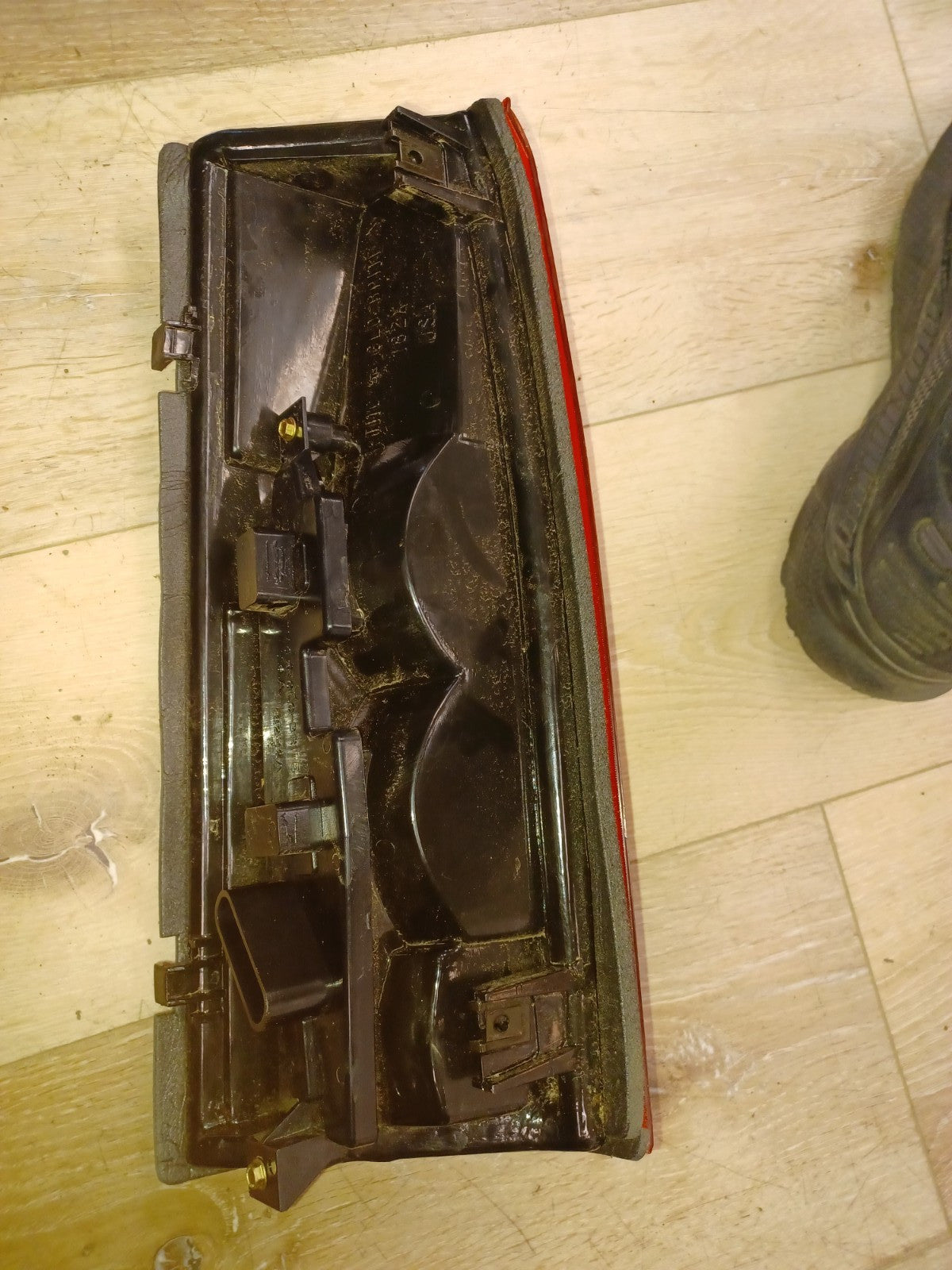 OEM 1992-1996 Ford F150 F250 F350 Right Passenger Side Tail Light Assembly AIP2R