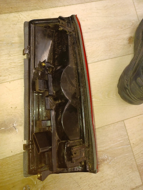 OEM 1992-1996 Ford F150 F250 F350 Right Passenger Side Tail Light Assembly AIP2R