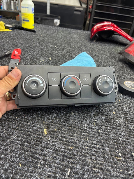2012-2014 Silverado Sierra OEM Manual AC HVAC Climate Control Head 22803599