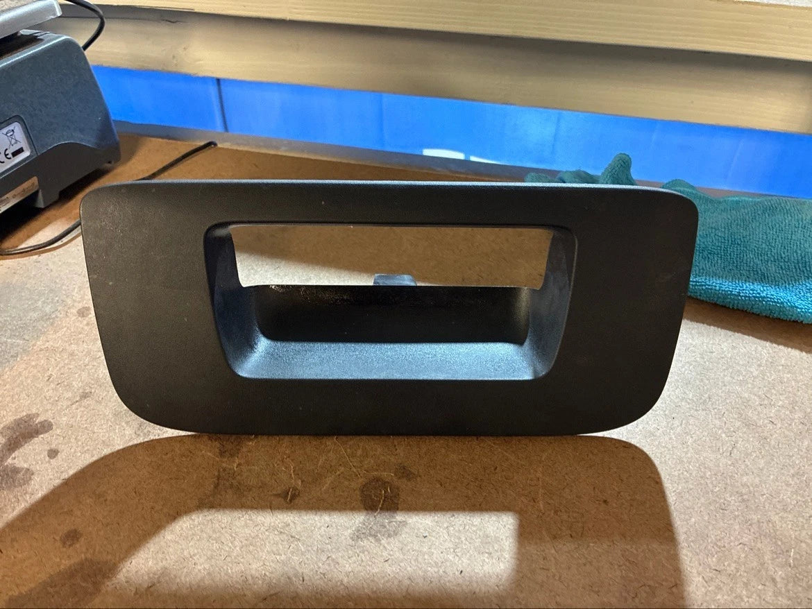 GM Tailgate Handle Bezel Trim 15927251 2007-2013 Silverado Sierra 1500 OEM