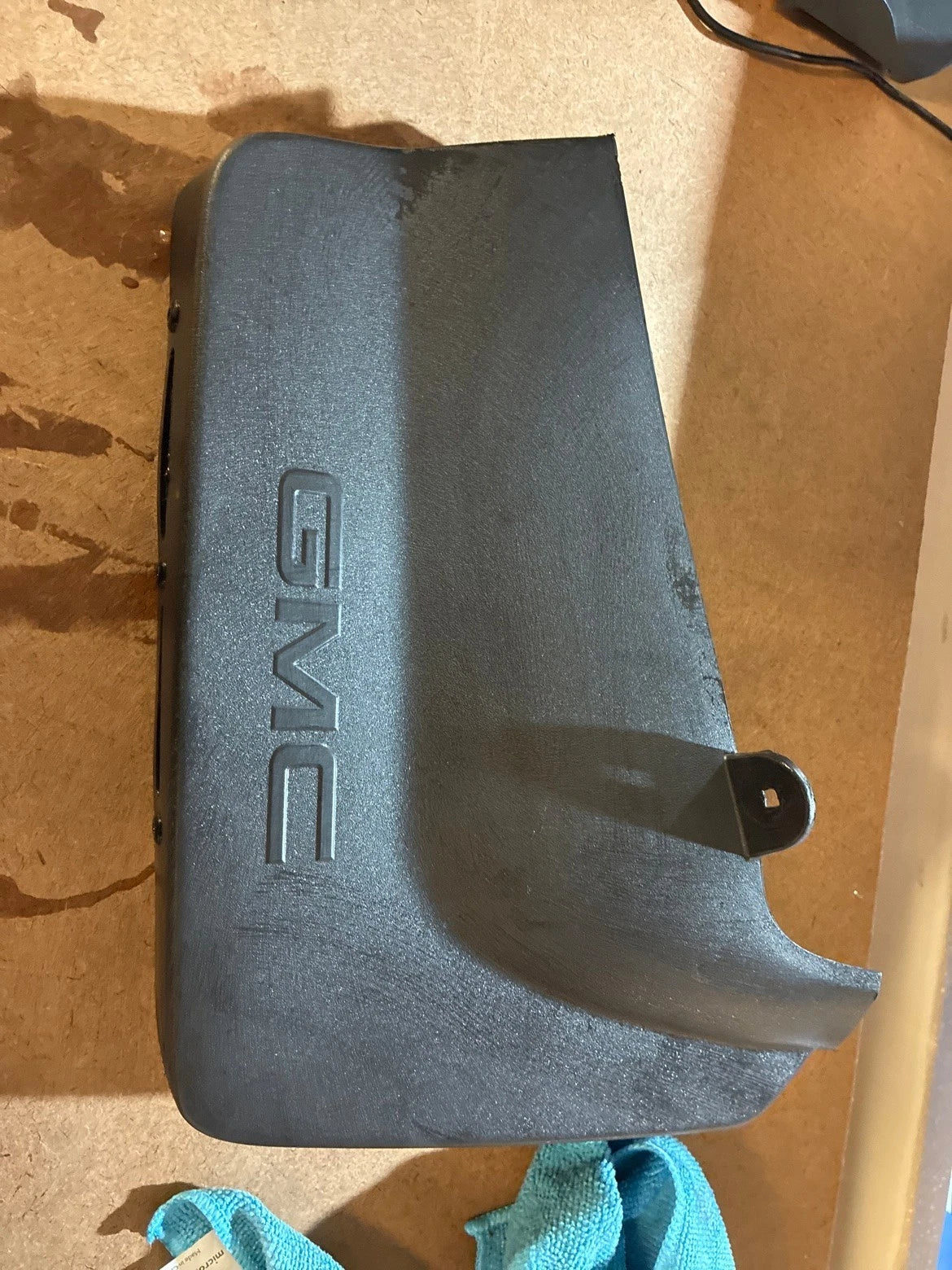 GMC Sierra 3500HD Dually Right Rear Splash Guard Mud Flap OEM 84482861 RH DRW