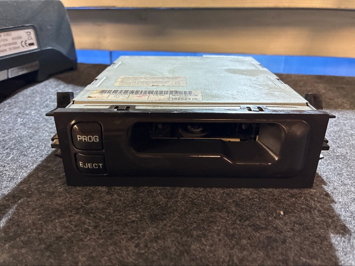 GM Delco Remote Cassette Player 16252315 1995-2002 Chevy GMC UP0