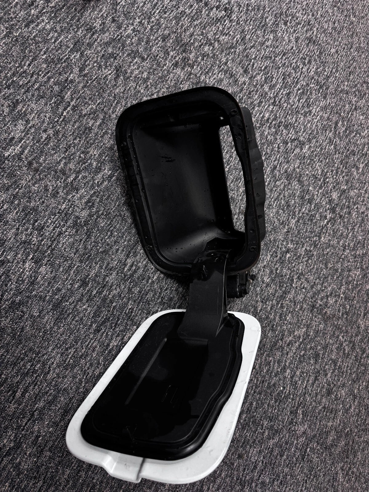 2023–2025 Ford Super Duty Fuel Filler Door White OEM F-250/F-350/F-450 Gas Cap Cover