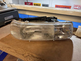 Headlight Assembly RH NEW Eagle Eyes GM159-B001R 2000-2005 Chevy Suburban Tahoe