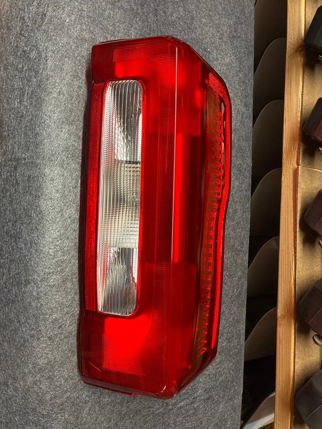 2023-2026 Ford F250 F350 Super Duty Tail Light RH PC3B-13B504-AH OEM Take-Off