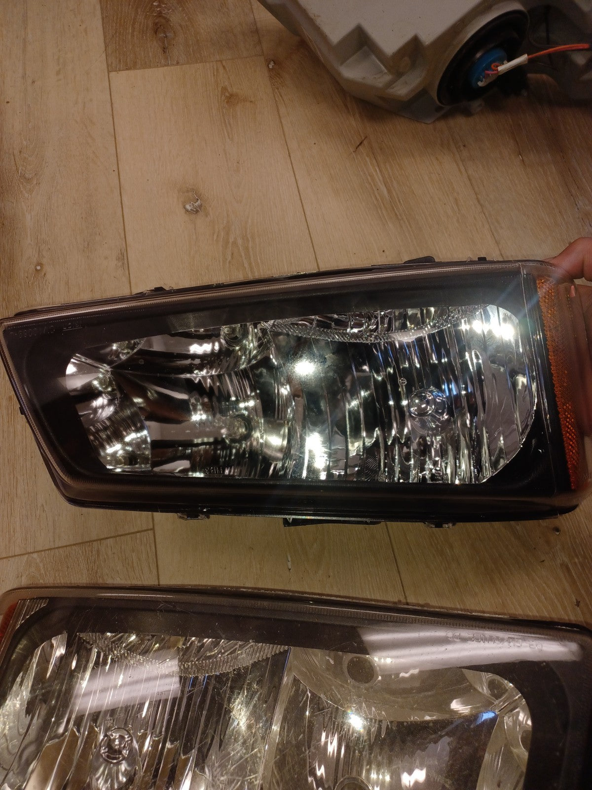 Headlight Assembly Pair Fits 2005-2007 Chevy Silverado 1500 2500HD 3500 Classic