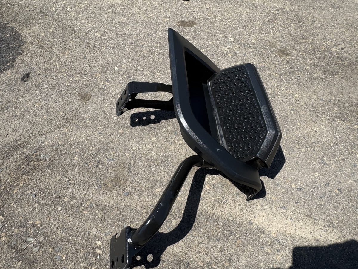 GMC Sierra 2500 3500 Bed Step Assist RH Passenger | OEM 2020–2025 8FT Box