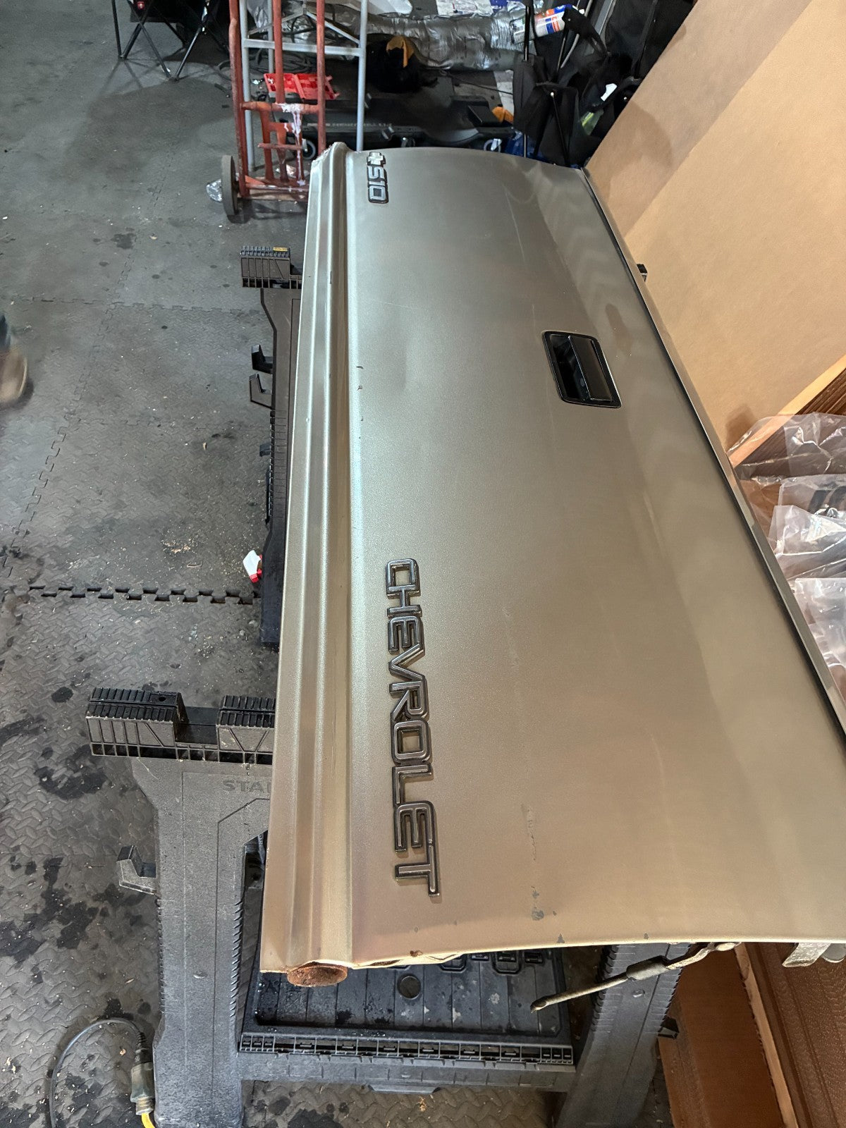 1994-2004 chevrolet S10 Pickup Tailgate pewter