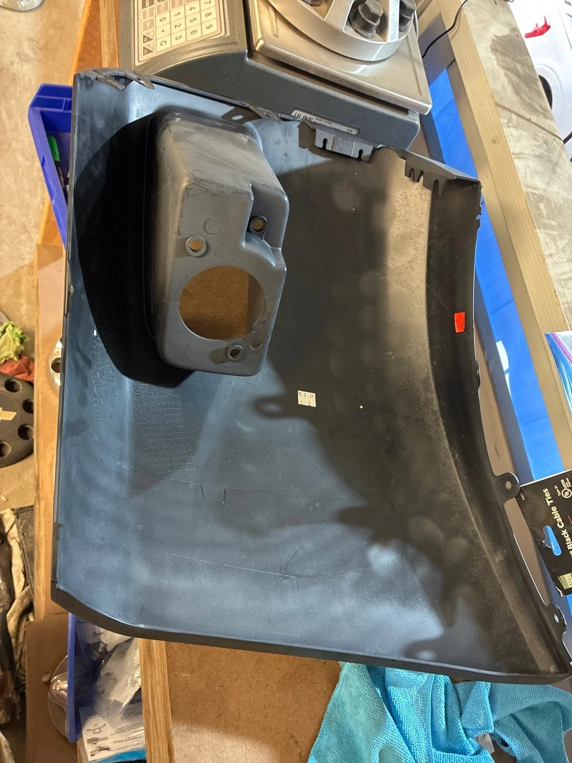 2007-2013 Chevy Silverado GMC Sierra 1500 Front Bumper End Cap RH 15838366