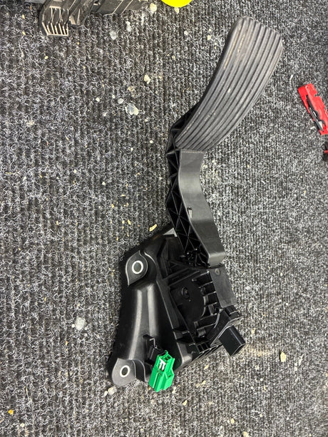 2017-2022 Ford F250 F350 Super Duty Accelerator Gas Pedal Assembly HC3C-9N736-AB
