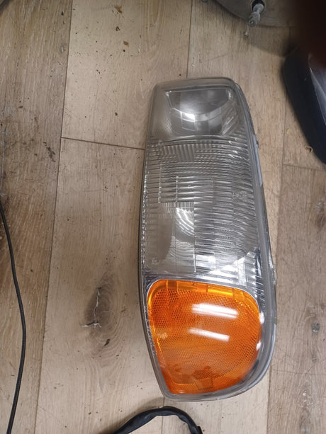 99-07 GMC Yukon Sierra LH Driver Side Headlight Assembly OEM 16524543 With Bulbs