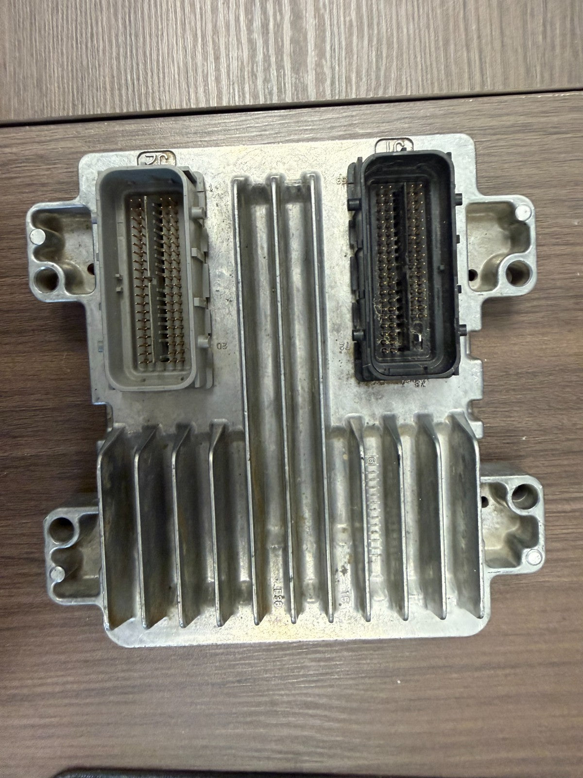 OEM Chevrolet GMC Engine Computer ECM ECU PCM 12614085 YPLA Delphi Module
